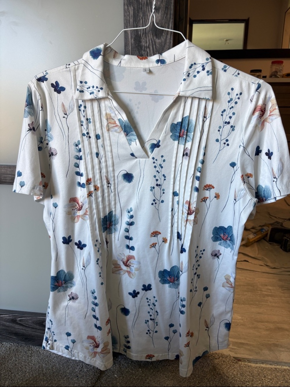 zeagoo White Short-Sleeve Floral Pintuck Blouse with Blue Accents